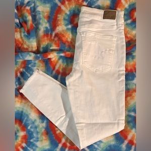 American eagle white high-rise jean size: 8S